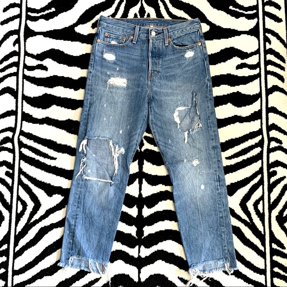 Levi’s Wedgie Icon Jeans Distressed Button Fly Straight Leg Jeans Size 27